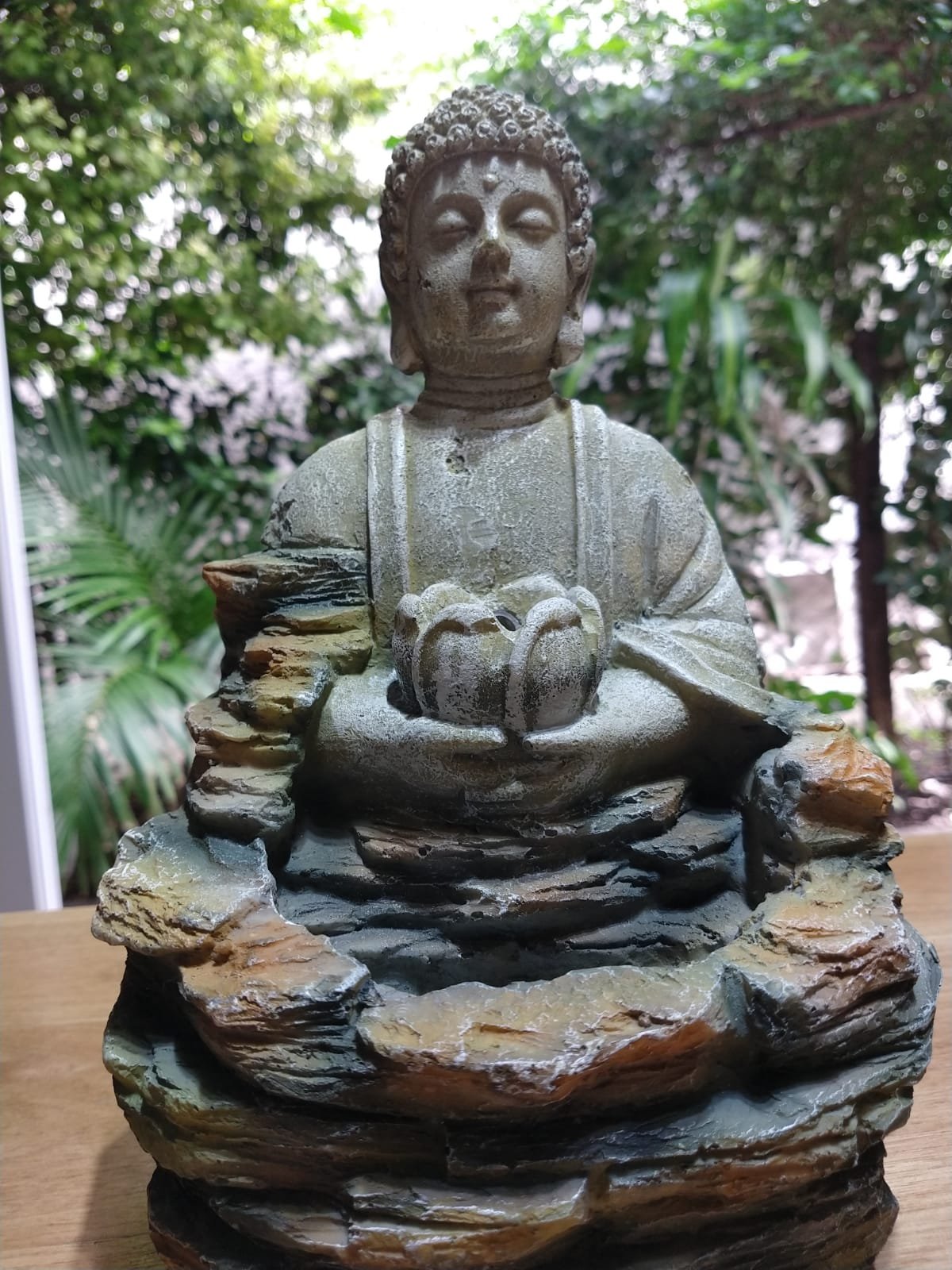 Fuente Buda sobre Piedras